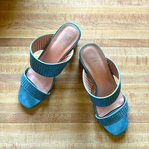 Womens Size 8.5 Sandal with heel